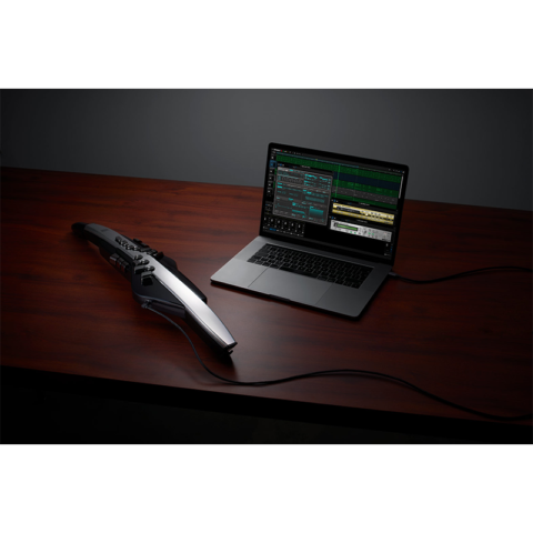 aerophone_pro_ae-30_laptop_gal