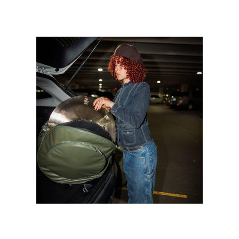 ZXCB00622_Z-GIG-22-CYMBAL-BAG-SGE_Lifestyle-3_45ba618b-0b03-4509-be83-3e02c2c71edc_1500x