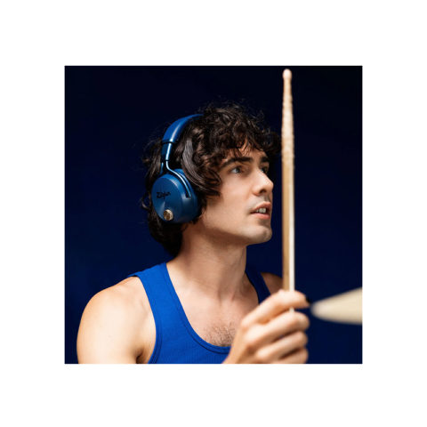 Zildjian-ALCHEM-E-Perfect-Tune-Headphones-Midnight-Product-Lifestyle-2_1500x
