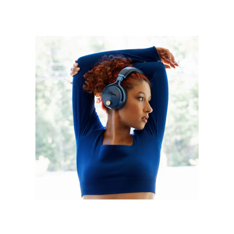 Zildjian-ALCHEM-E-Perfect-Tune-Headphones-Midnight-Product-Lifestyle-6_1500x